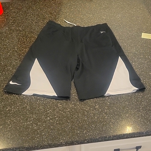 Black Youth Nike Shorts Size M 10/12 - Athletic - Picture 1 of 2